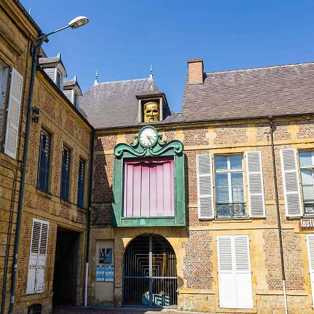 Apartment A Stone S Throw From The Town Center Charleville-Mézières Exterior foto