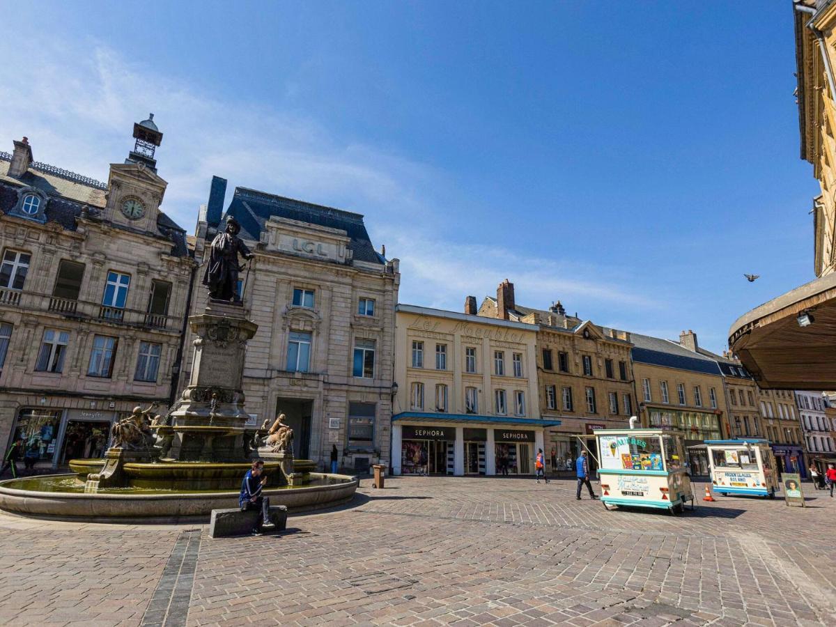 Apartment A Stone S Throw From The Town Center Charleville-Mézières Exterior foto